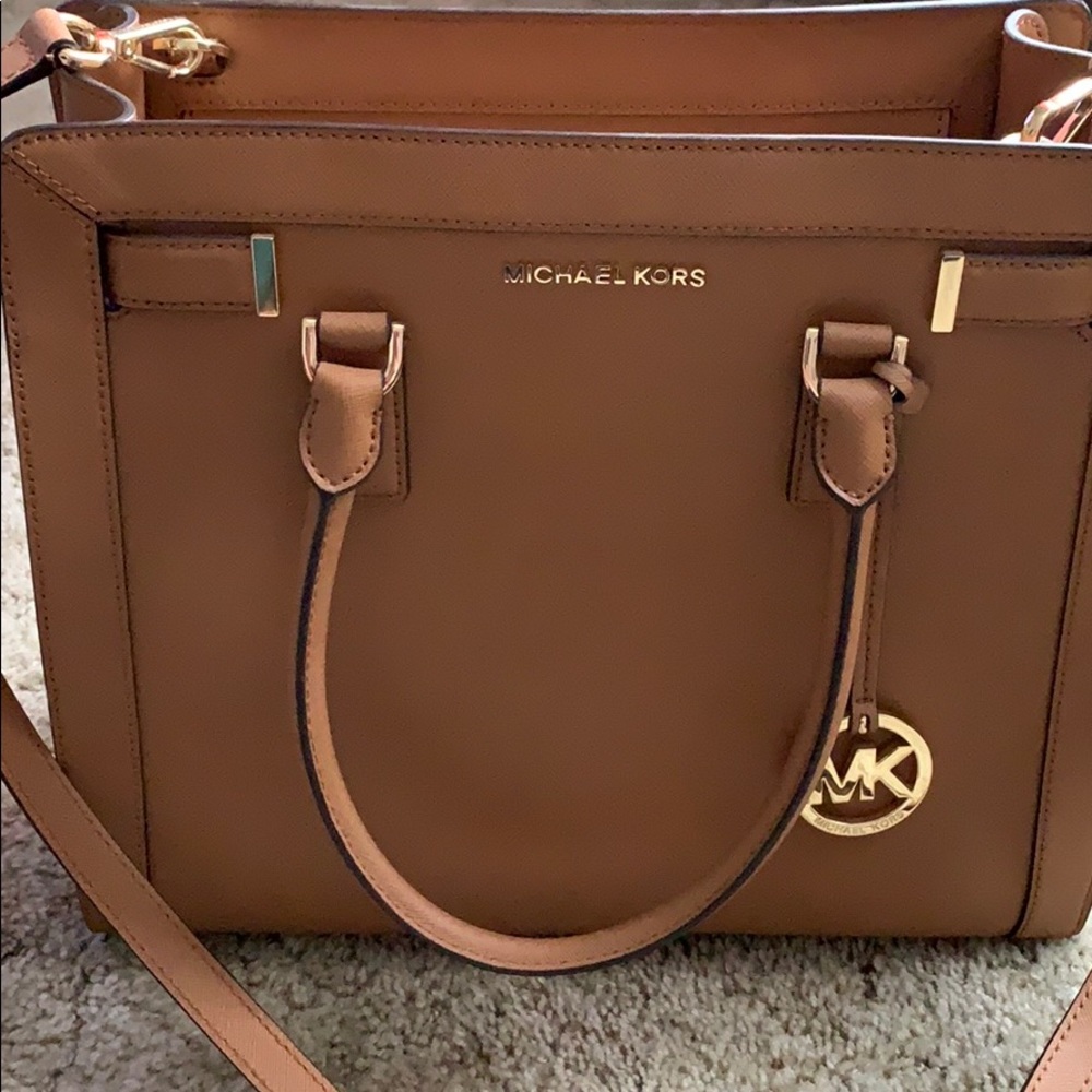 Michael Kors Handbag BEAUTIFUL!! - Picture 2 of 8